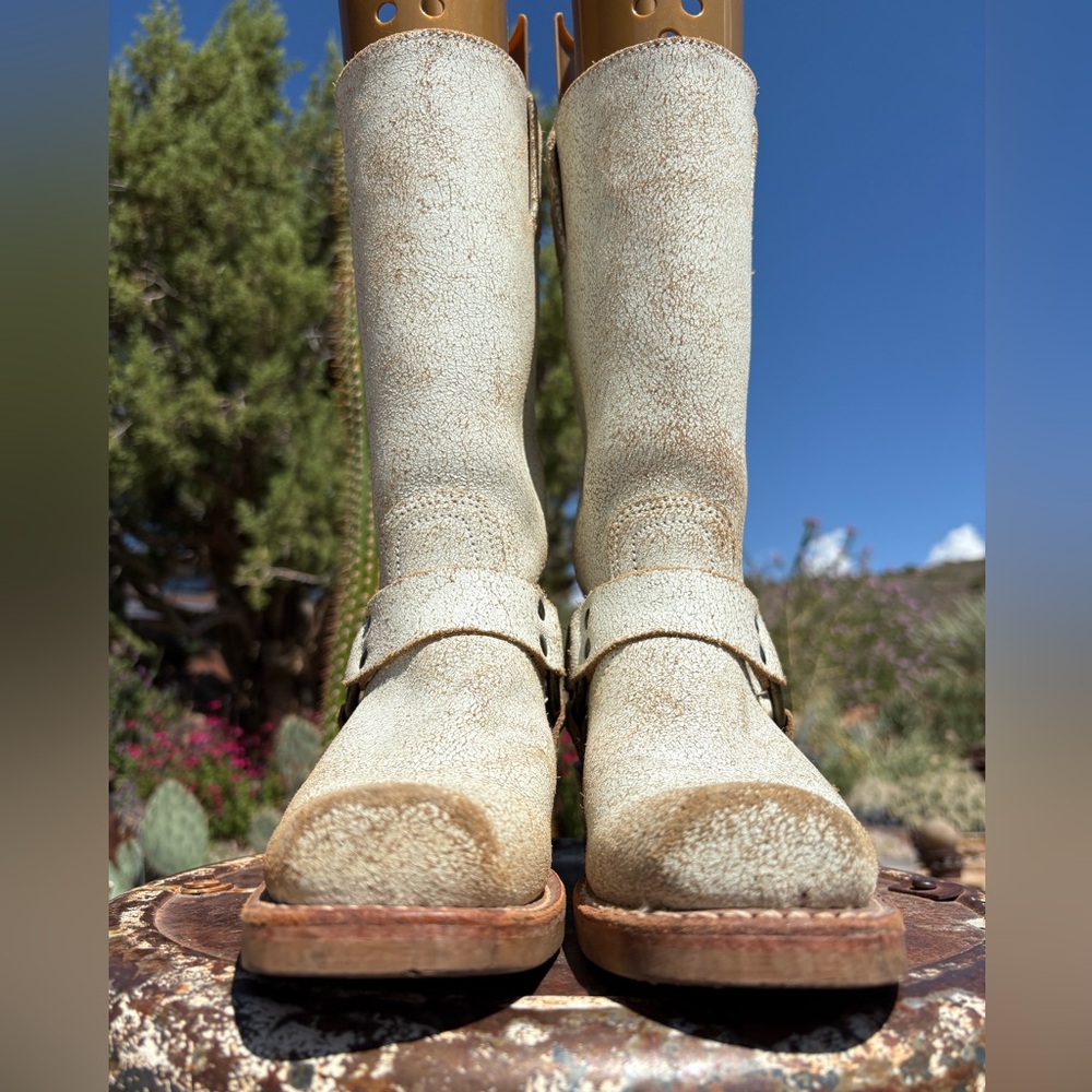 FRYE 🇺🇸 12R Harness Crackle White Boots - Picture 7 of 16